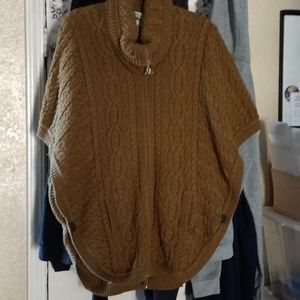 ARANCRAFTS 100% MERINO WOOL ZIP UP PONCHO IRELAND KNITWEAR